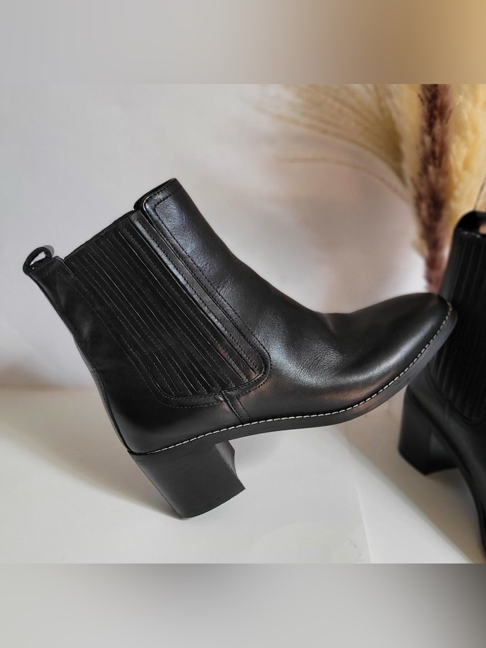Nordstrom Women's Black Leather Chukka Chelsea Boots SIZE 9